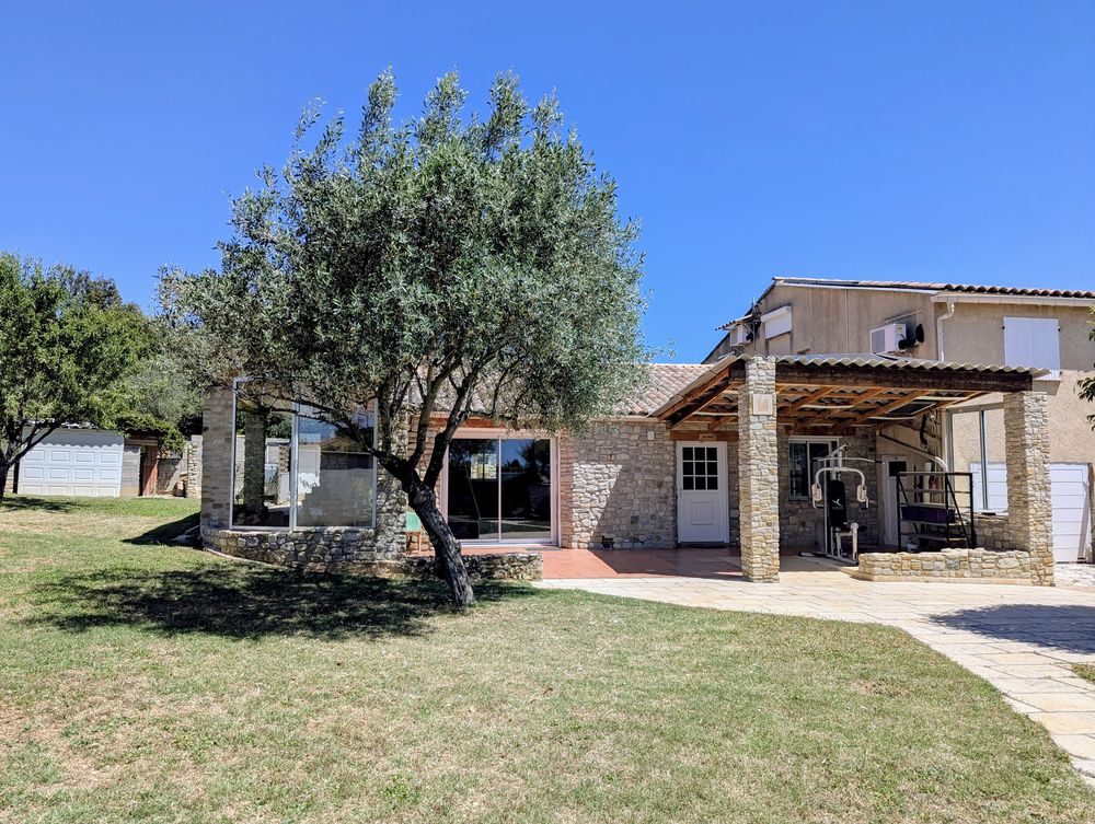 Charmante MAISON Provençale avec PISCINE et JARDIN clos