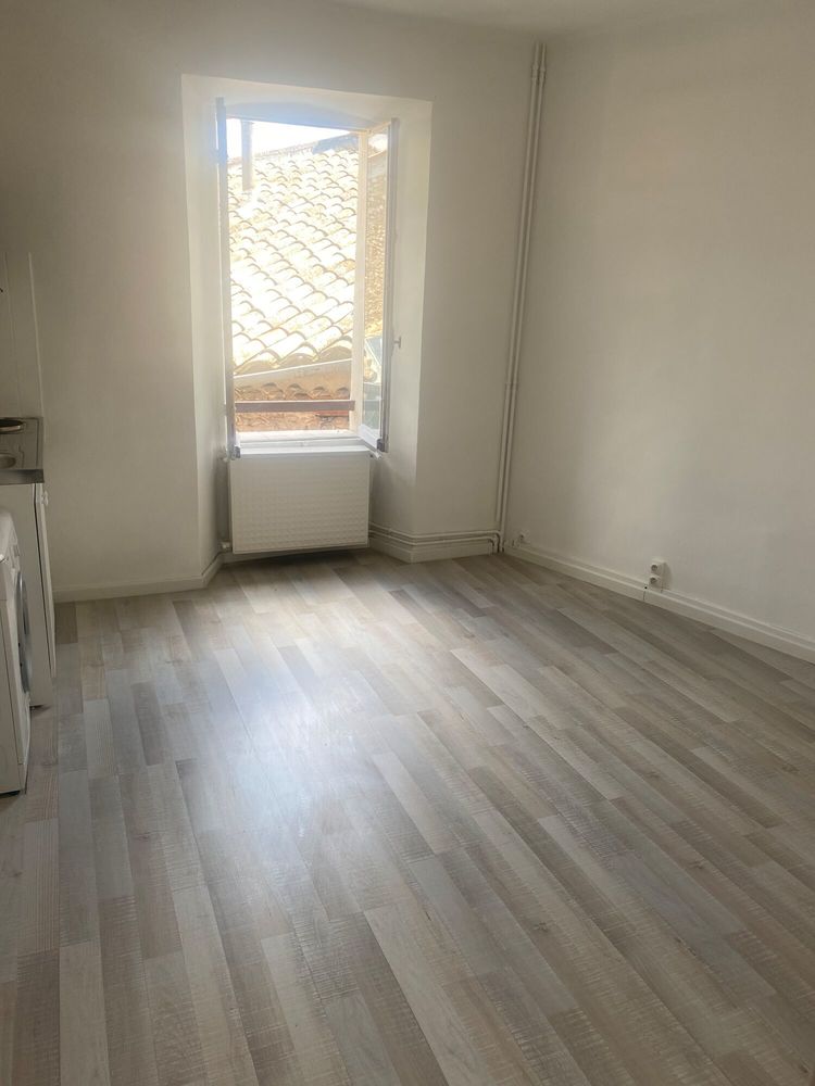 RIEZ (04500) PARTICULIER STUDIO