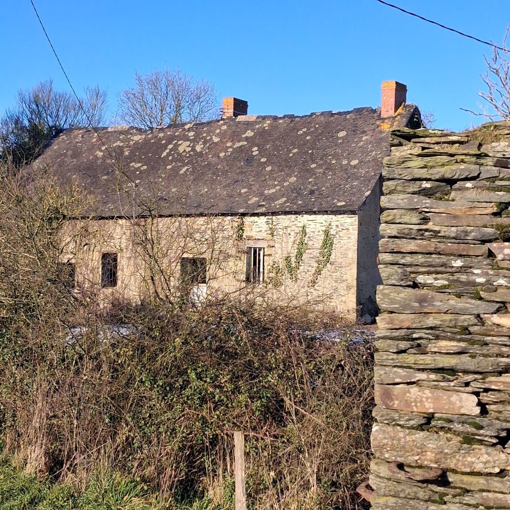 Bâtiment en pierre à restaurer