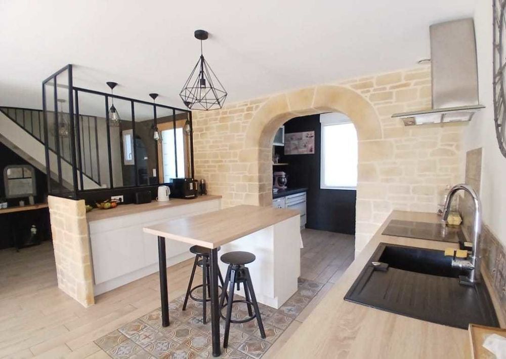 Maison indépendante entièrement rénovée.