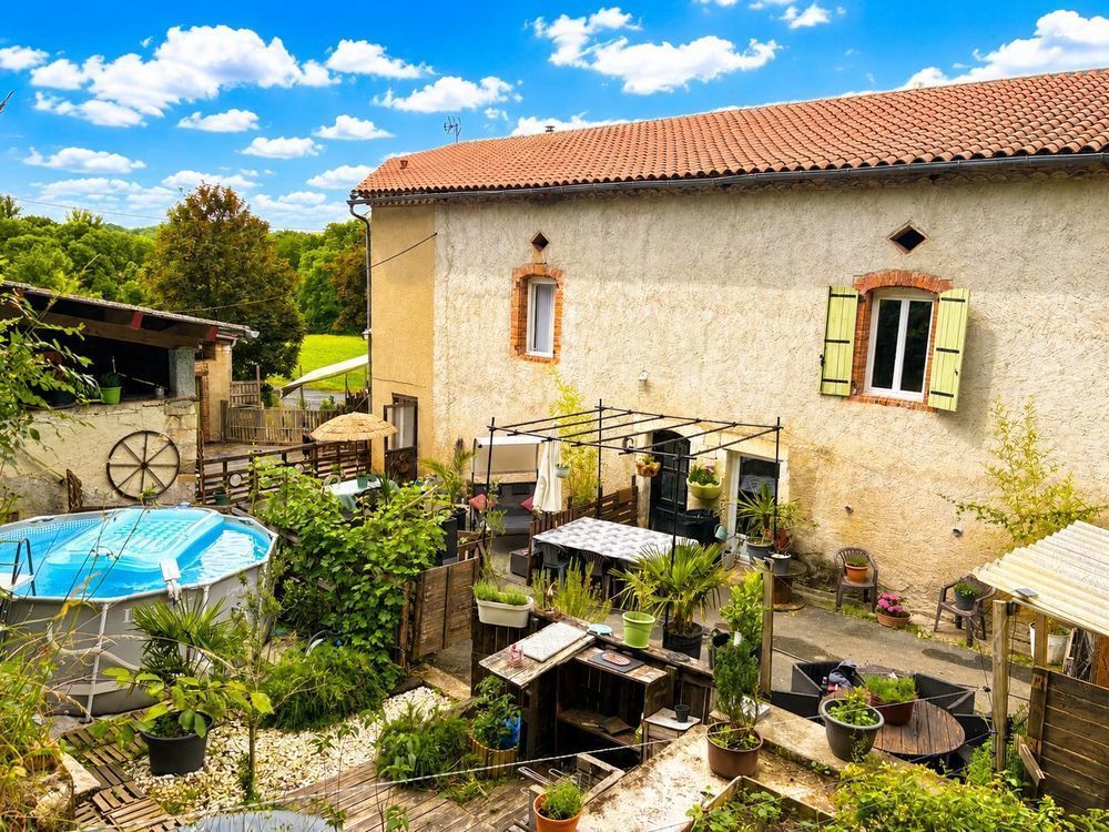 Domaine de caractère avec 2 habitations et 9000 m² de terrain