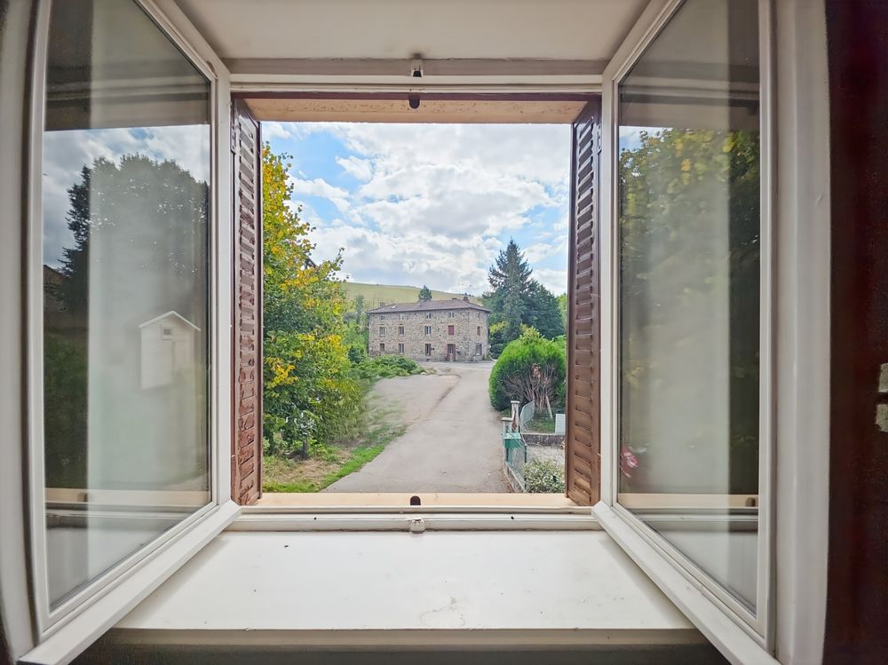 86 M2 - 4 chambres - climatisée - gros potentiel ++ terrasse