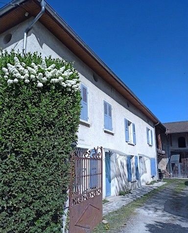 Maison 150m2 + jardin arborée + grande grange