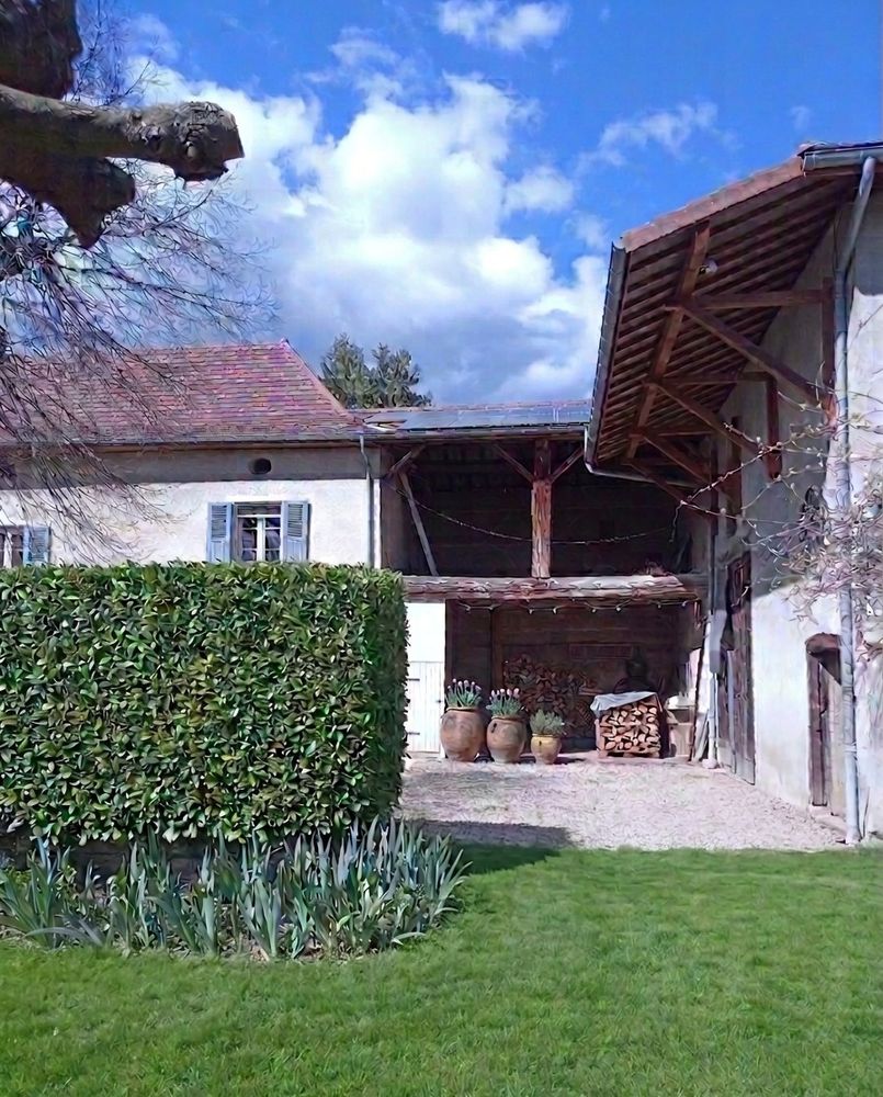Maison 150m2 + jardin arborée + grande grange