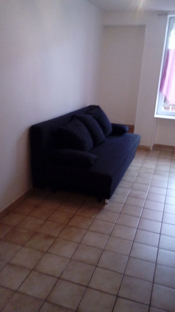 T1 meublé, 2 pièces séparées, SDD/WC,réduit. Centre creusot
