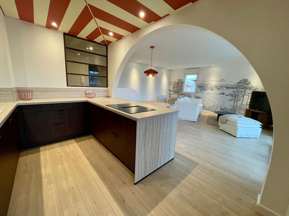 Appartement T3 avec parking, terrasse aperçu Rhune & piscine
