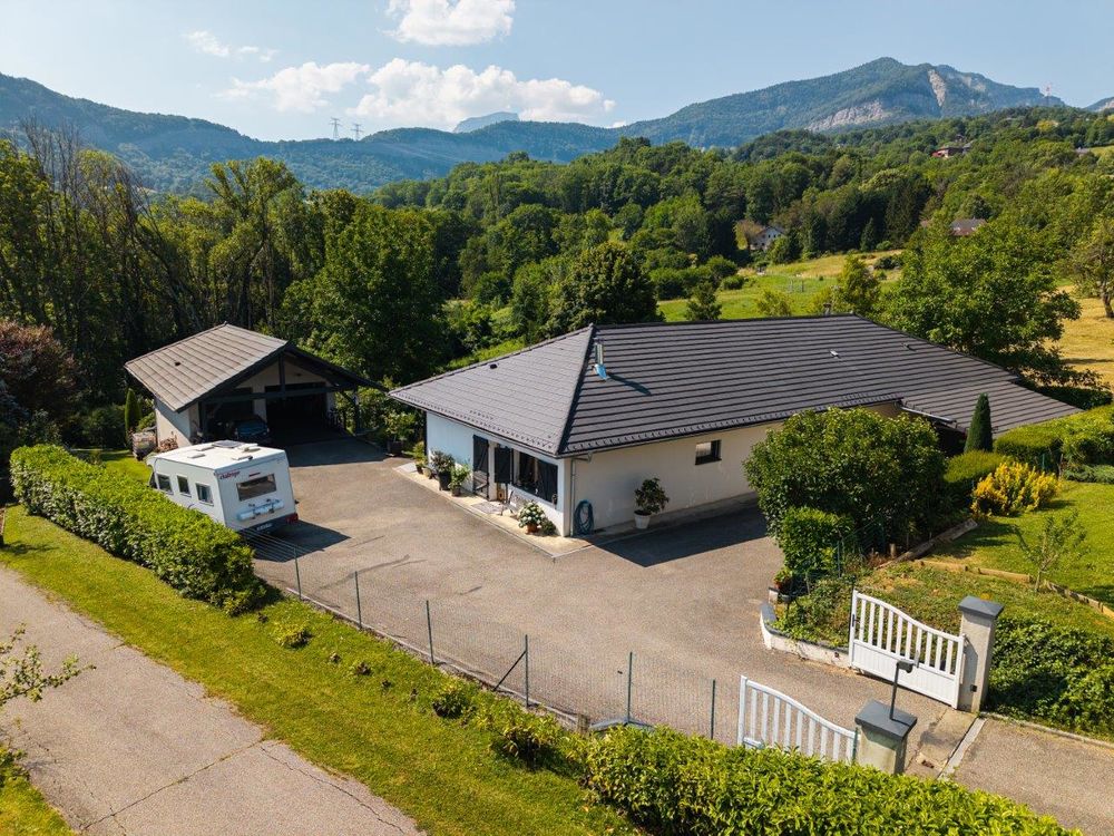 Plain-pied 200m2+ T2 indépendant: 60m2