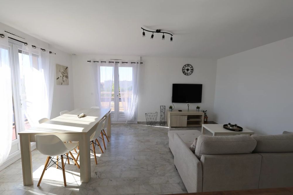 Appartement T4 de 85m² 5ème étage (Ascenseur), Grand Balcon