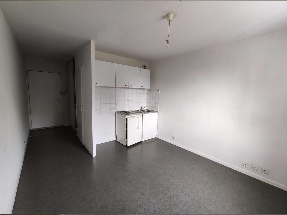 d'un studio édutiant