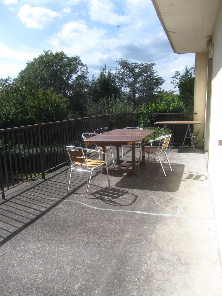 F2 - terrasse - garage - libre de suite