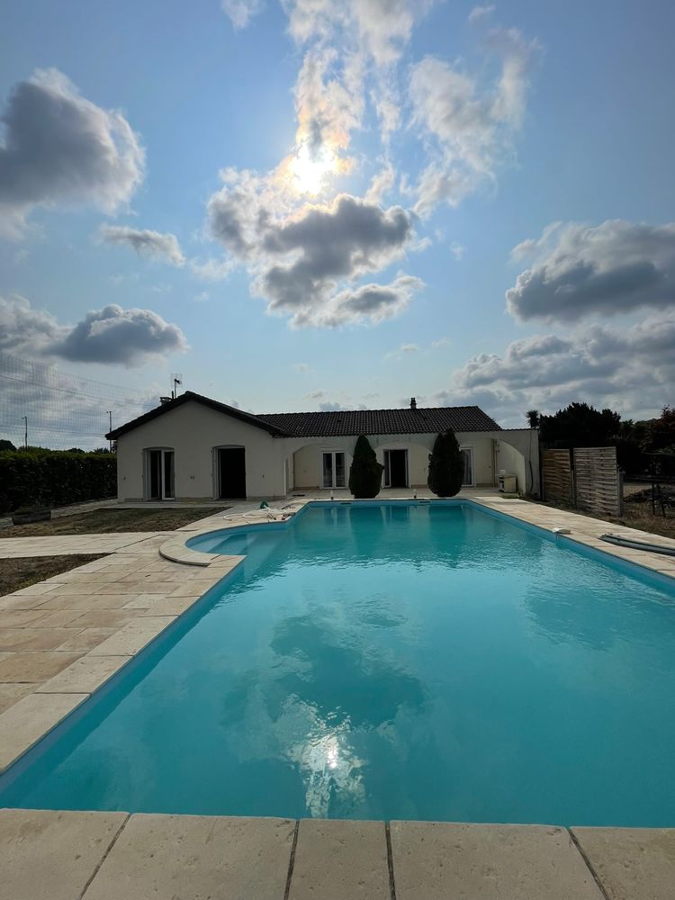 VILLA JOLIE PRESRATION PISCINE PROCHE BERGERAC, 220000 Euros