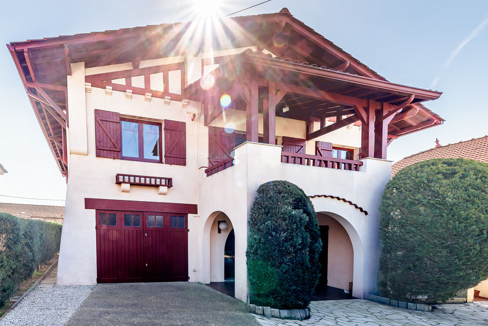 Jolie Maison Basque avec jardin clos et garage