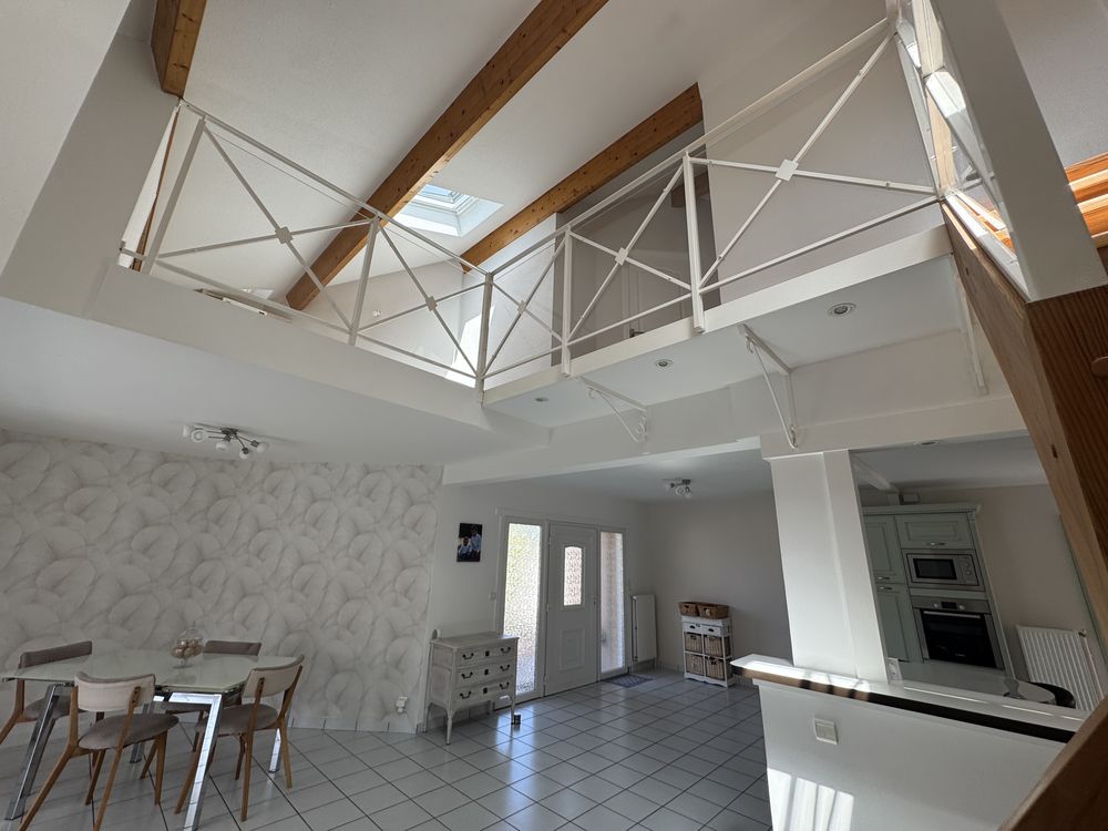 MAISON CLIMATISEE 177M2 VEAUCHE BOURG, 5 chambres