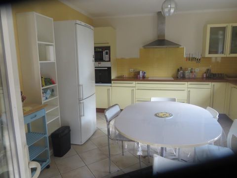 Grande maison meublée sur terrain 1600m2