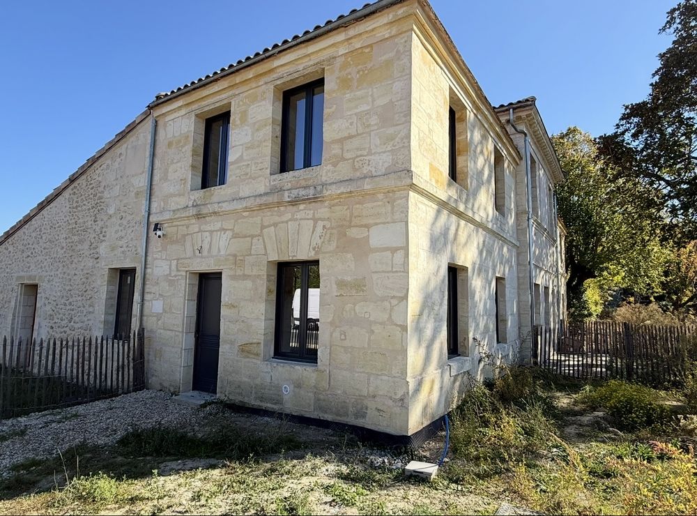 Maison en pierres de 60m2 rénovée à neuf