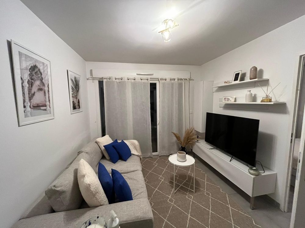 Superbe T2 meublé récent avec terrasse de 15 m²,