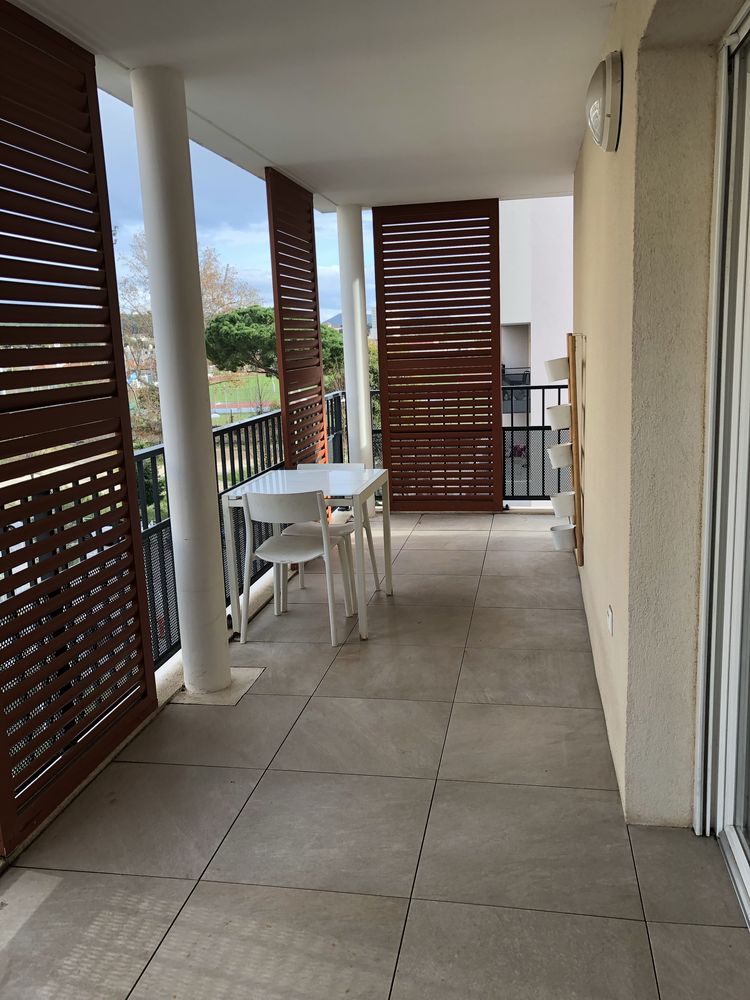 Superbe T2 meublé récent avec terrasse de 15 m²,