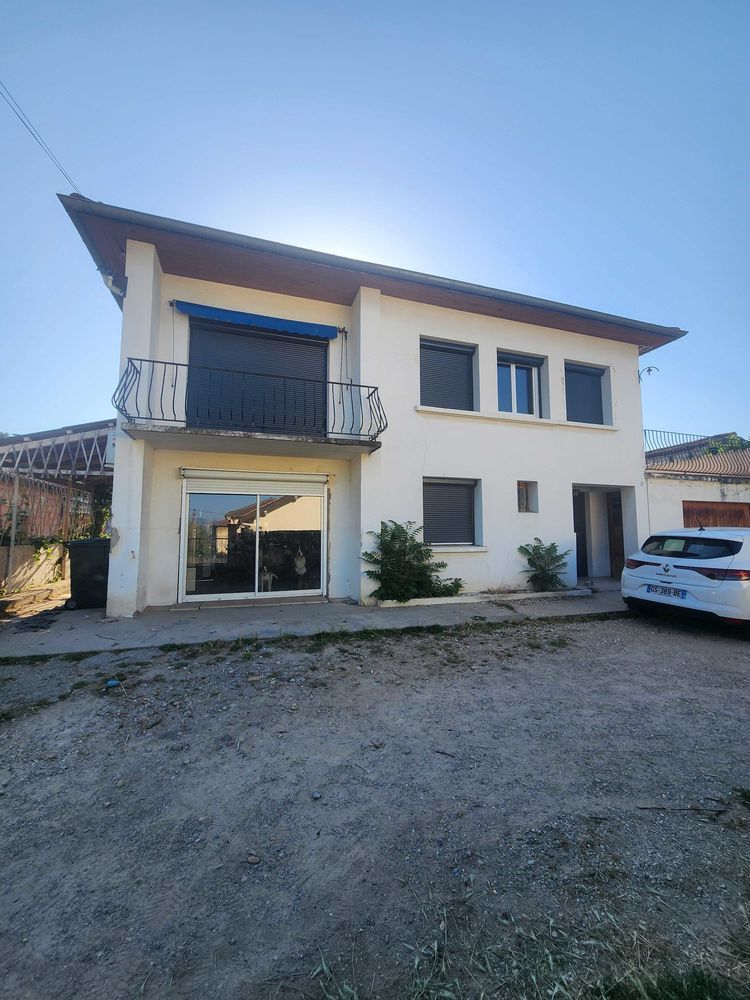 Maison individuelle 133 m² €" Terrain 800 m² €" DPE B €" Garage 40 m² €" Roussillon