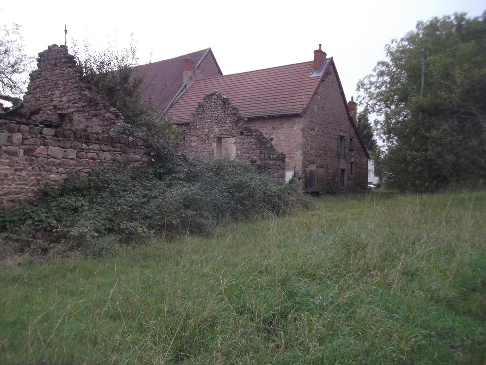Ancienne ferme à rénover avec un terrain constructible