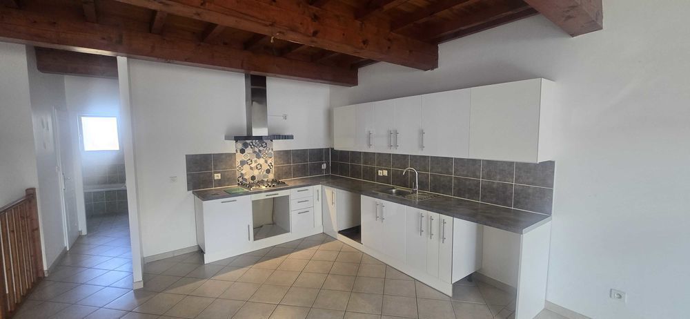 T4 lumineux 79 m² €" 3 chambres Parking Centre Heyrieux