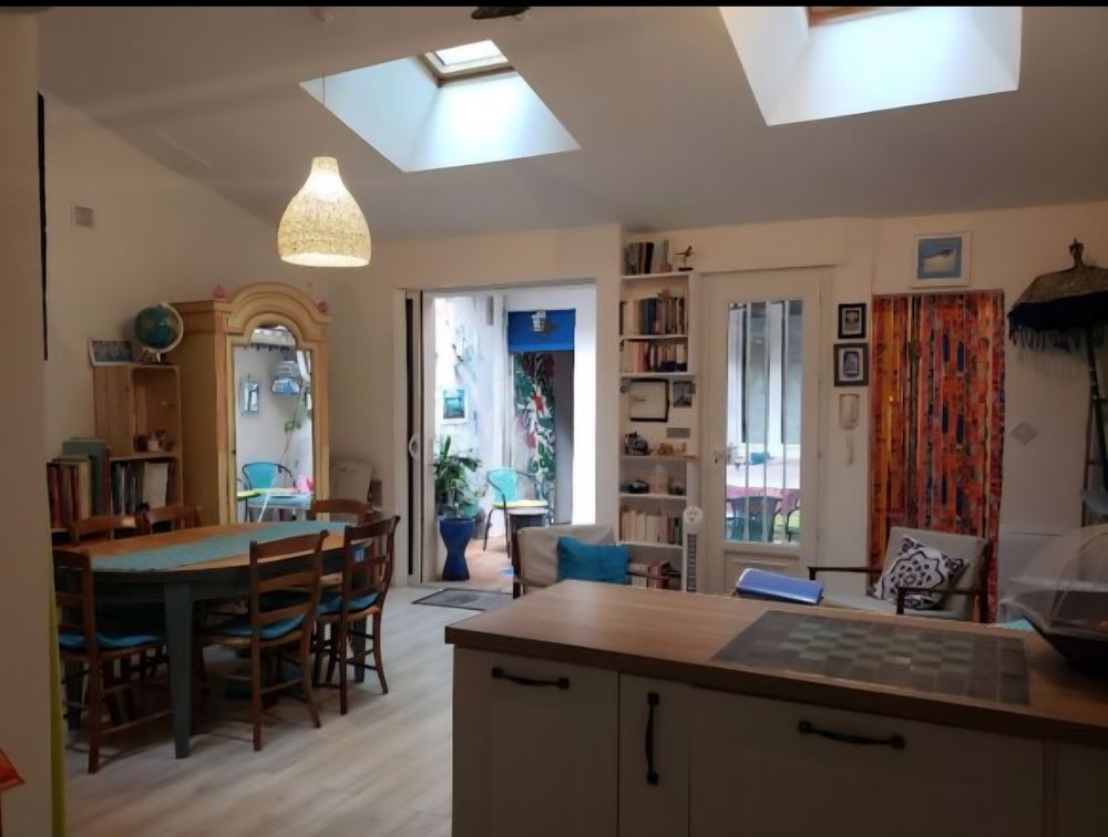 RARE Sète Centre, grand T3 atypique 81m2