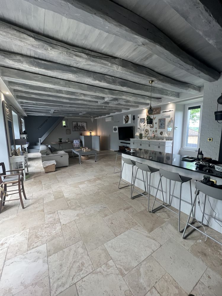PÉRIGUEUX - Maison atypique 150 m² - DPE A - Terrain 800