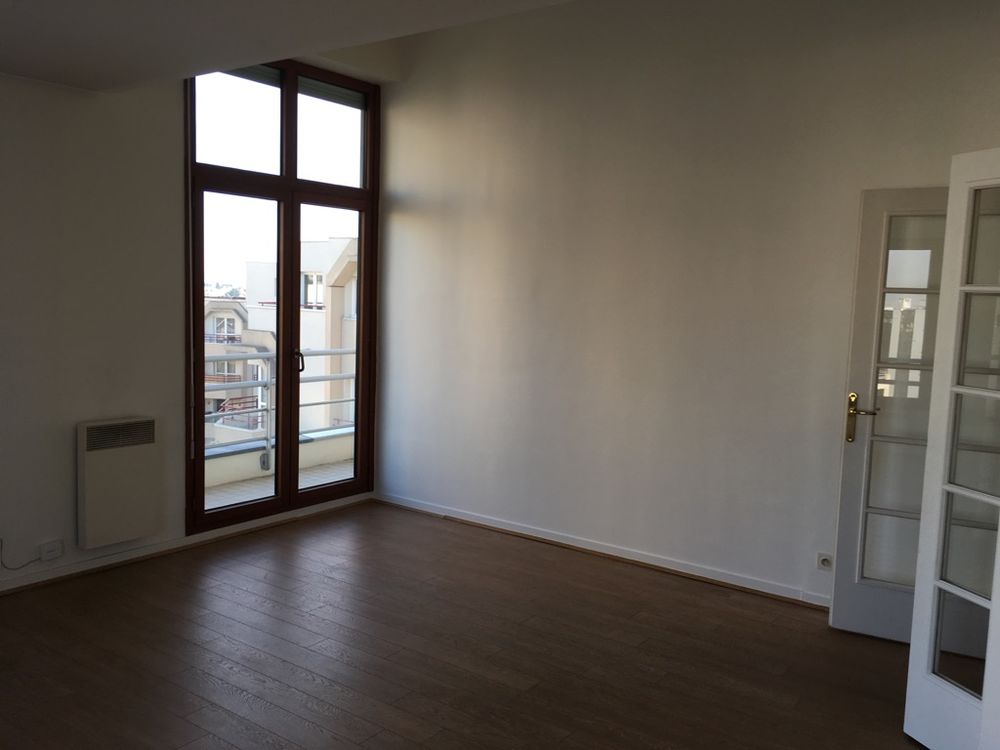 *** Issy-Les-Moulineaux - Appartement 3 pièces 80 m² ***