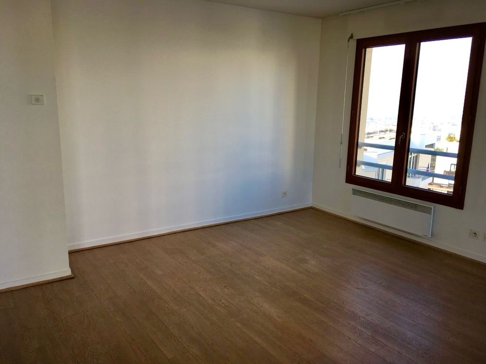 *** Issy-Les-Moulineaux - Appartement 3 pièces 80 m² ***