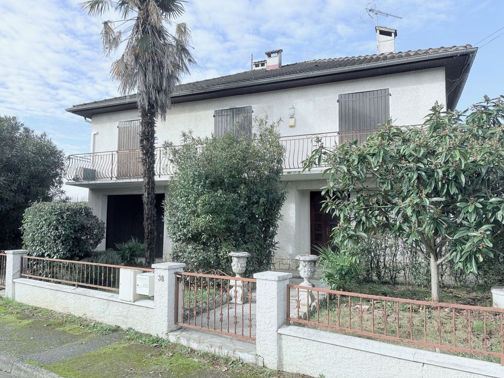A Saisir Villa bourgeoise 6 pièces + garage : 195 M2 ? Quart