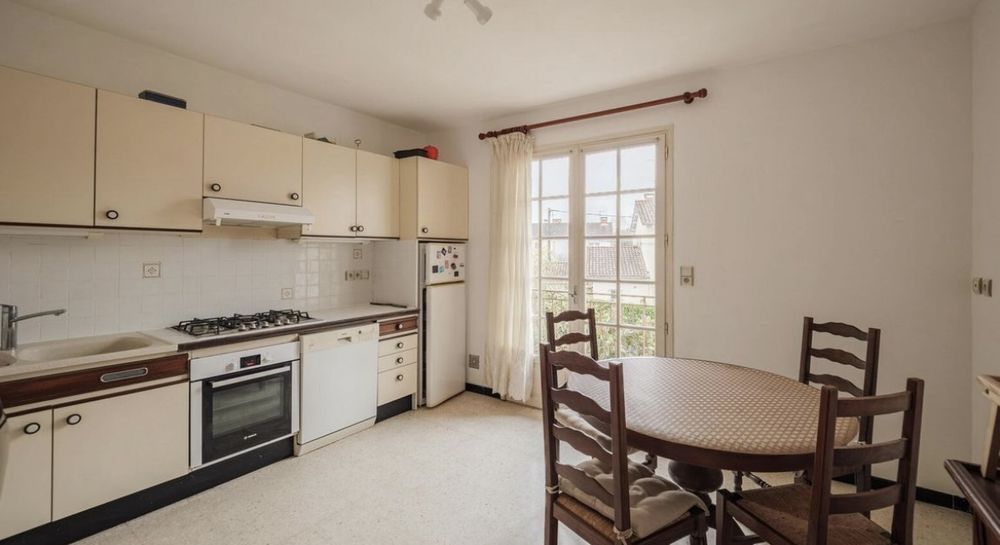 A Saisir Villa bourgeoise 6 pièces + garage : 195 M2 ? Quart