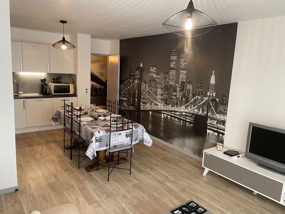 Apt T3, 2 chambres (5 couchages), proche tram, avec parking