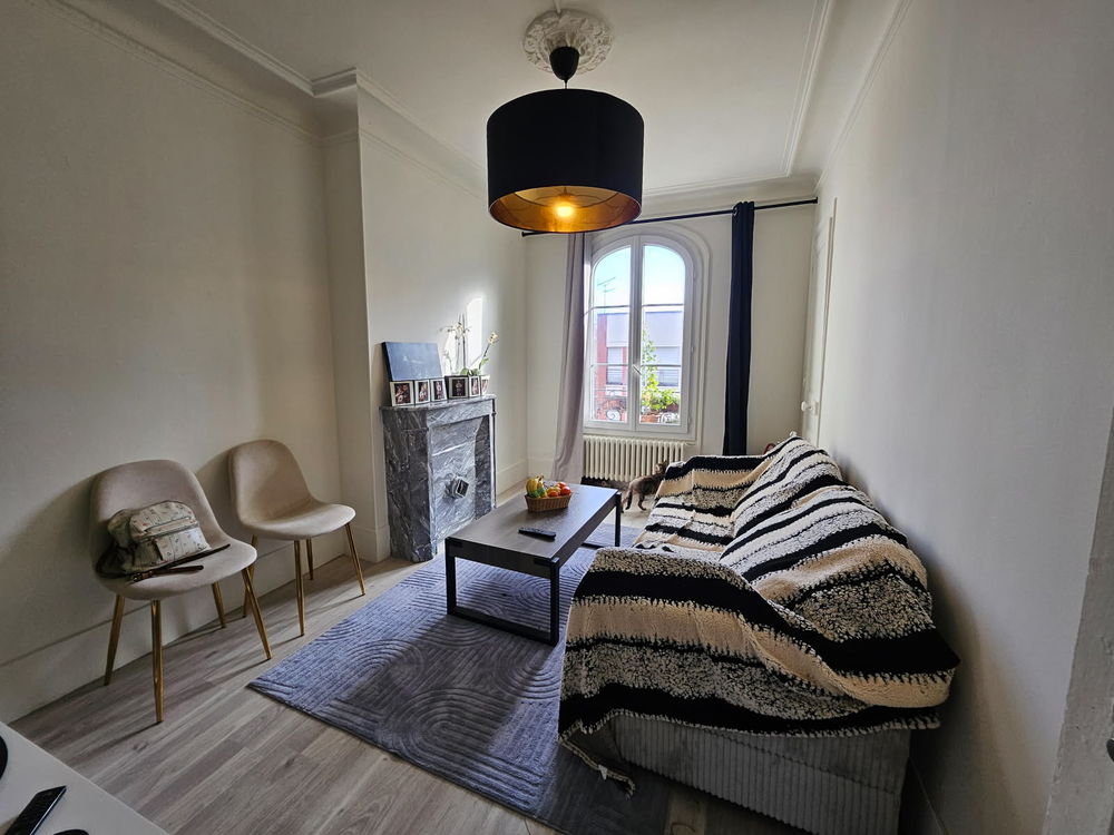 Appartement F3 de 44m2. traversant au Raincy centre ville