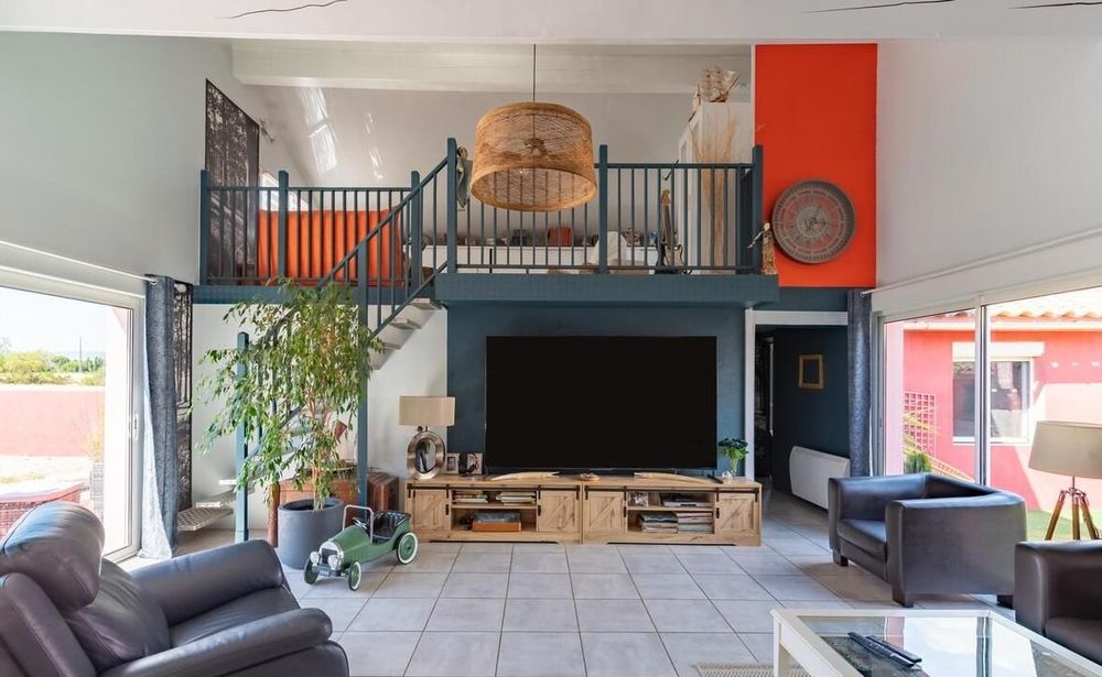 Villa 270m2 - 4 CH - Piscine - Dépendances - Terrain 3110m2