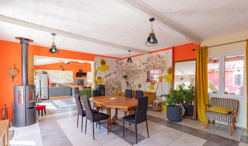 Villa 270m2 - 4 CH - Piscine - Dépendances - Terrain 3110m2