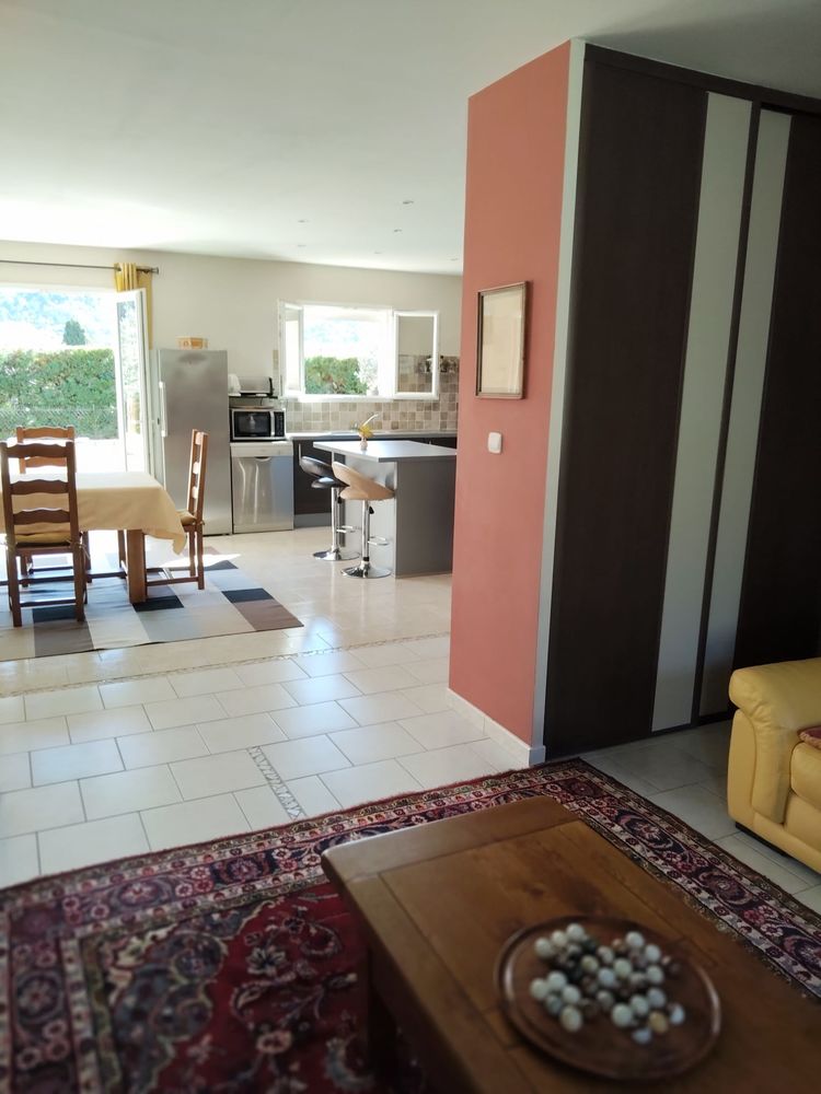 à Nyons, maison de plain-pied de 101m².