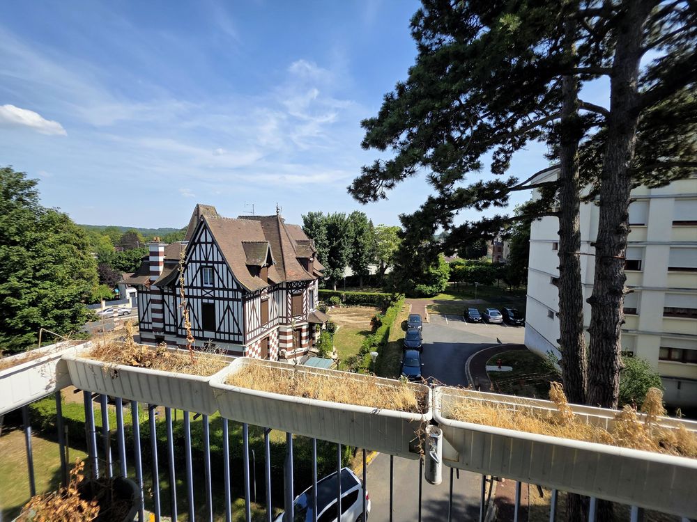 Bel appartement bien agencé et lumineux, de type F4, au 3ème