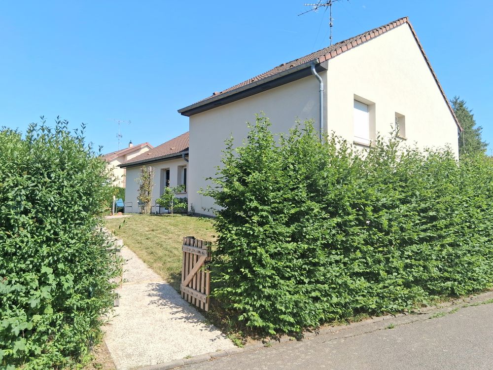 Maison familiale dans quartier résidentiel Mirecourt