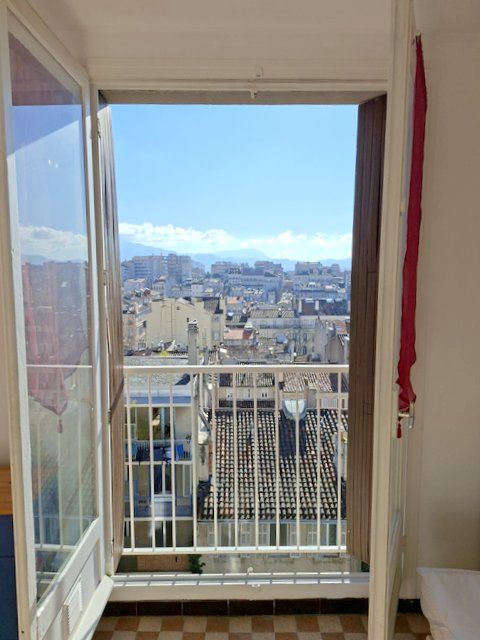 STUDIO QUARTIER LONGCHAMP