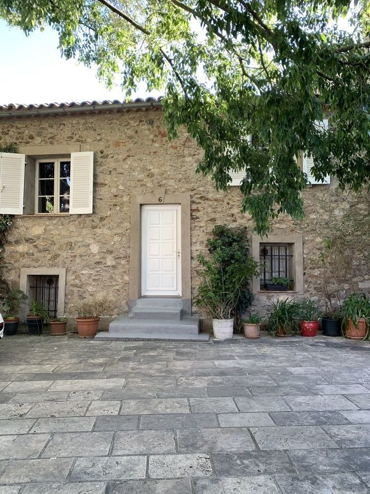 d'une MAISON PROVENCALE RARE à GRIMAUD sous le CHATEAU