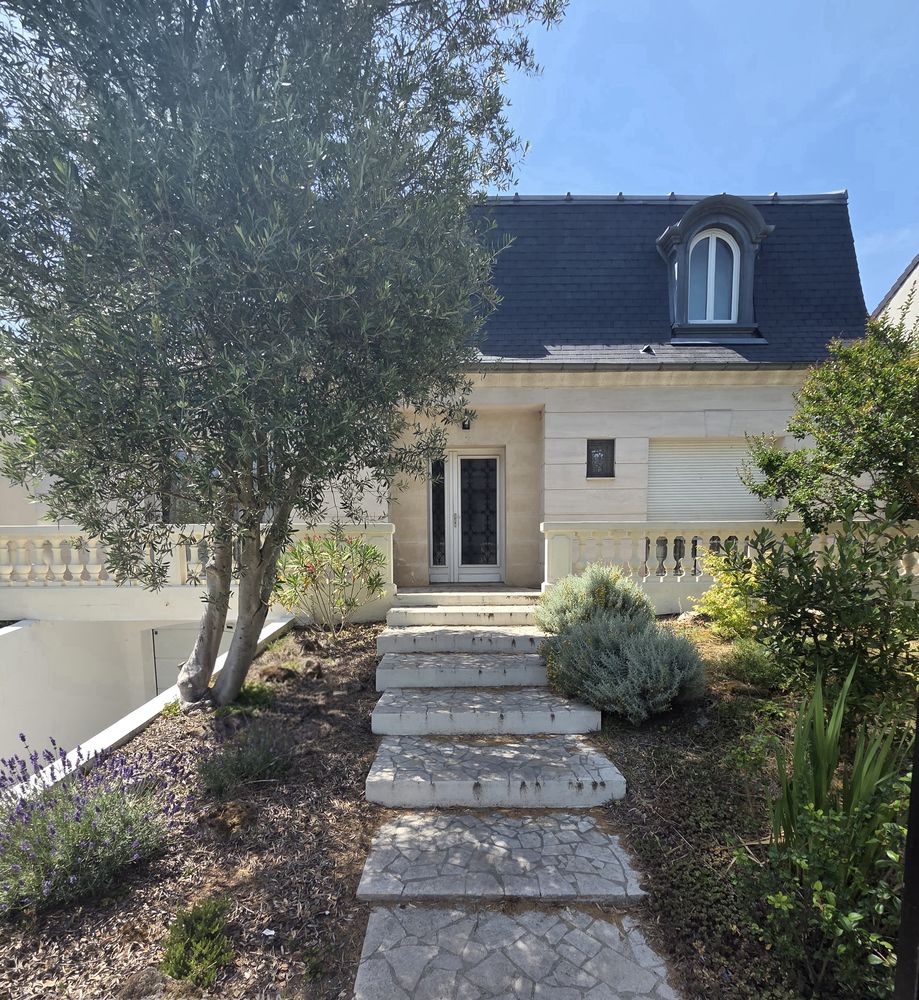 Maison mansardée 180m² - Livry Gargan