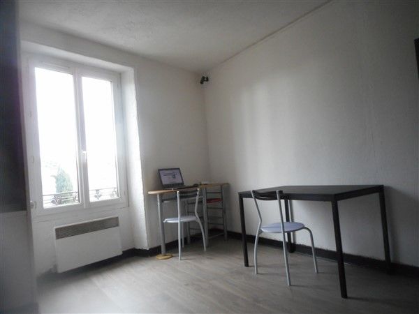 Studio meublé à 5 mn centre ville Villefranche