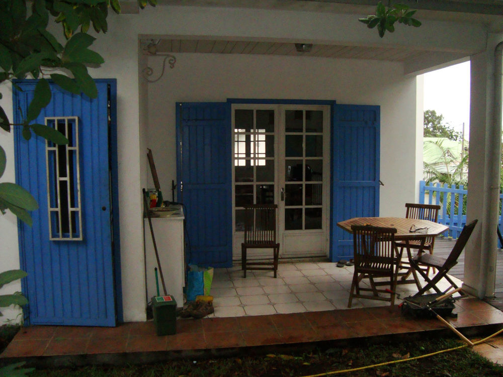 maison tres fort potentiel au Tampon 3 mares . jardin, proch