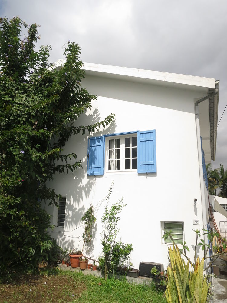 maison tres fort potentiel au Tampon 3 mares . jardin, proch
