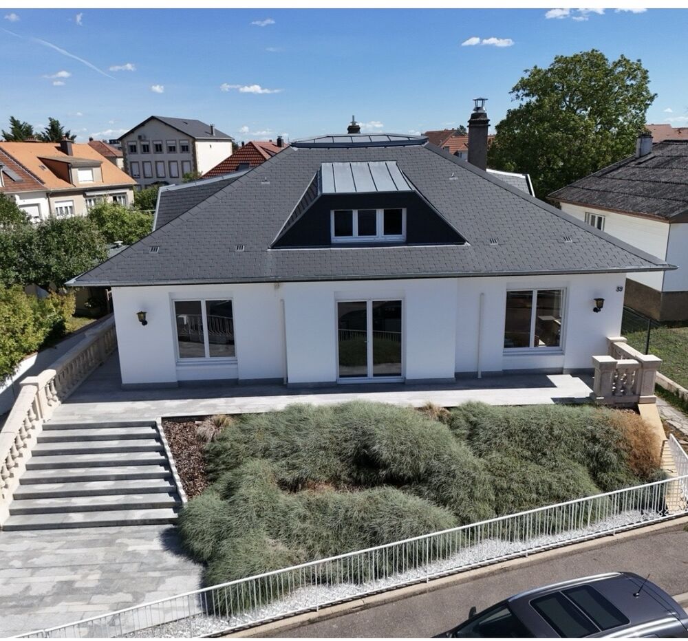 EXCEPTIONNELLE MAISON INDIVIDUELLE DE 340 m² RENOVE