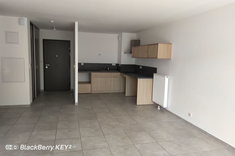 T2 55 m2 en rdc avec terrasse 16 m2 S/O