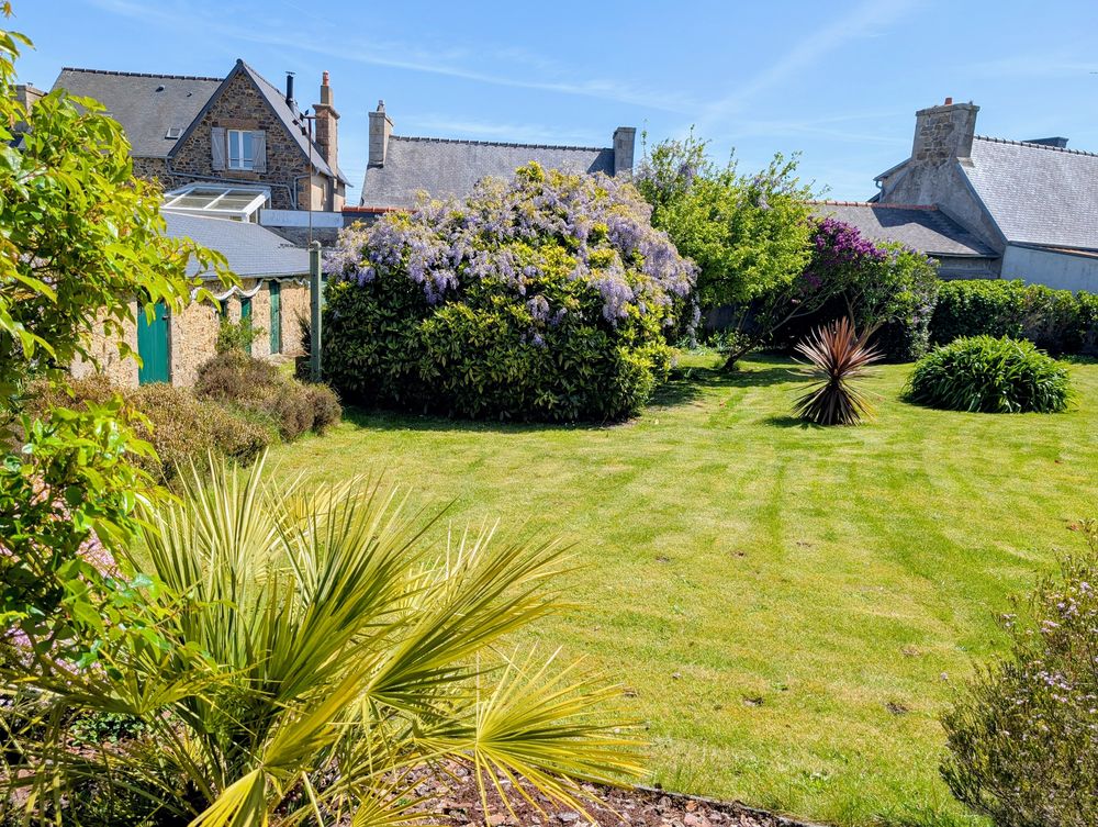 Perros-Guirec maison en pierre rénovée avec jardin 827 m2