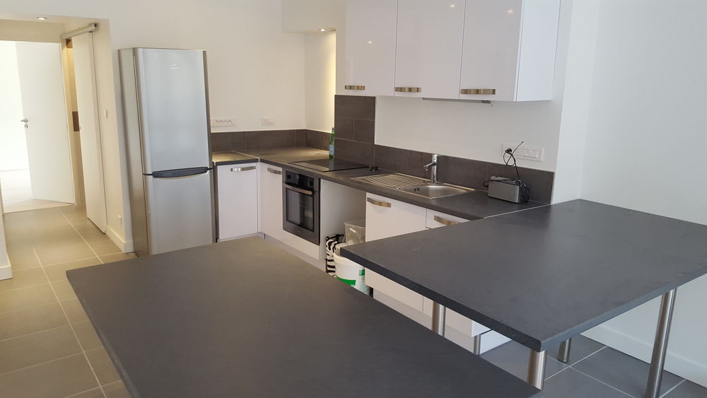 Appartement REFAIT a NEUF avec cuisine équipée