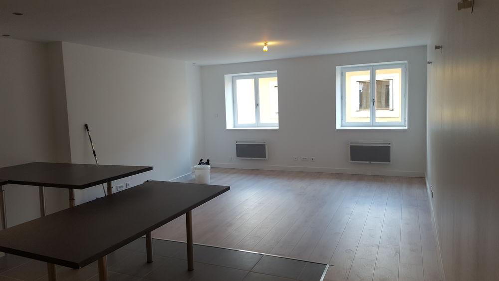 Appartement REFAIT a NEUF avec cuisine équipée