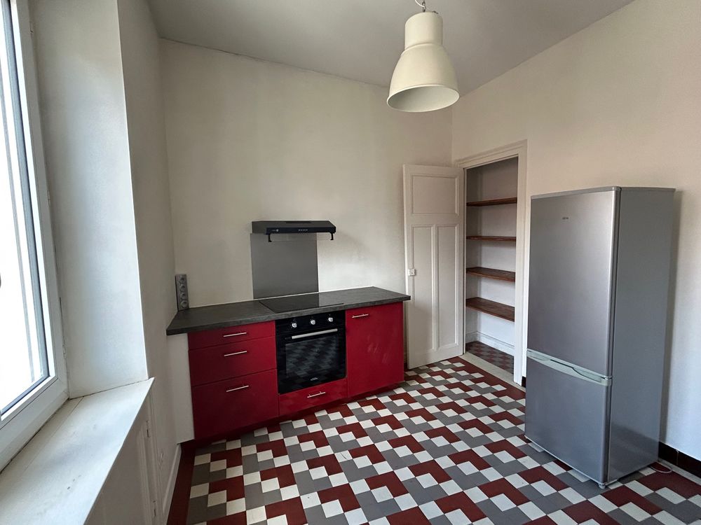 Europole, lumineux T2 de 55m², appartement traversant.