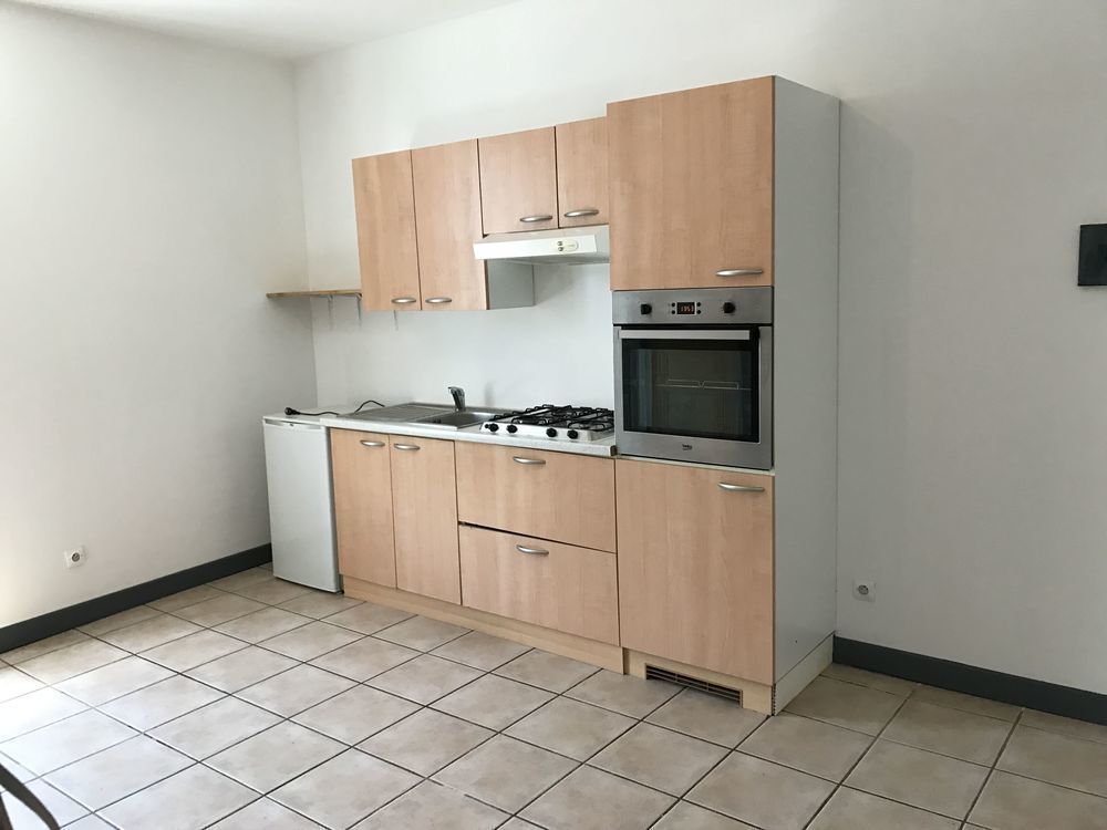 lot de 2 appartements 55m2 +35 m2 + 1 garage Idéal, investisseur. 12000€ de revenus annuel